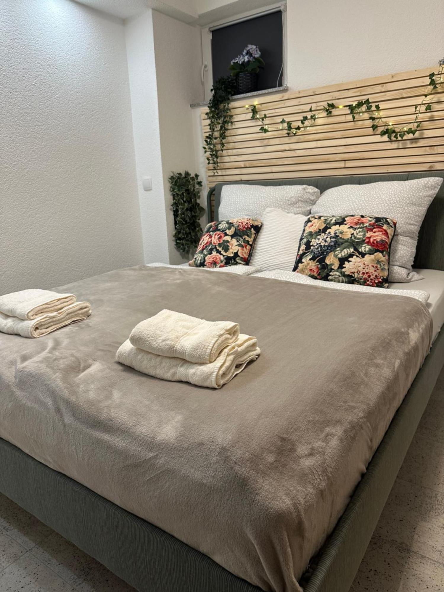 Moderne Ruhige Ferienwohnung Ubstadt-Weiher Екстериор снимка